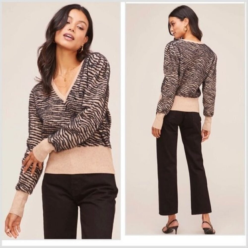 ASTR the label pullover sweater tiger animal print long sleeve size M